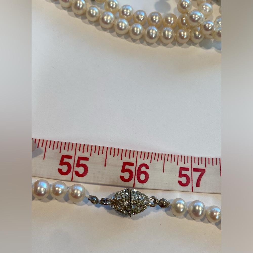 Freshwater pearls creamy white, hand knotted 57” necklace and bracelet set - Picture 7 of 11